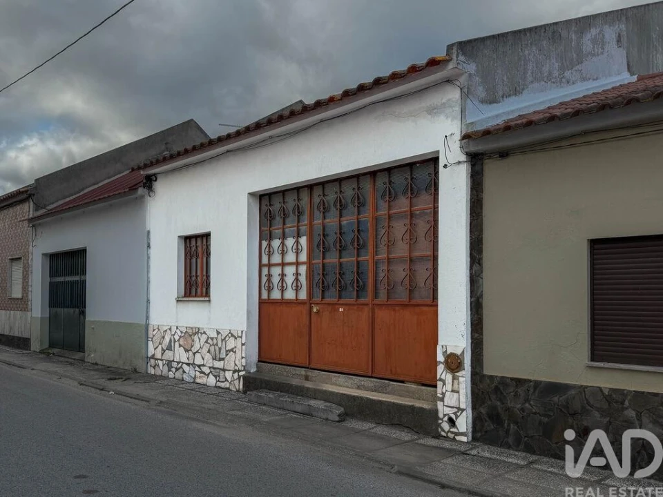Armazém para Venda em Benfica do Ribatejo Foto 2