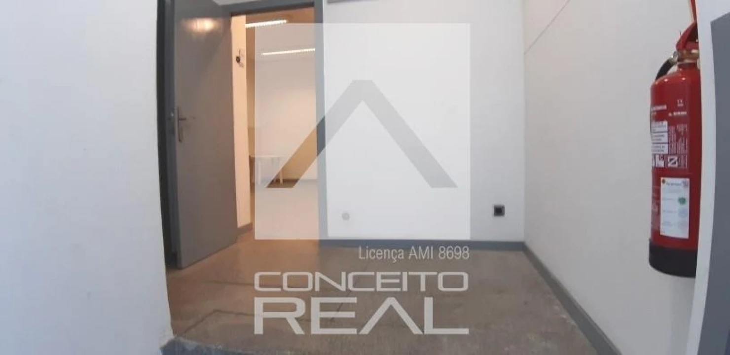 Loja para Arrendamento em Paranhos Foto 3