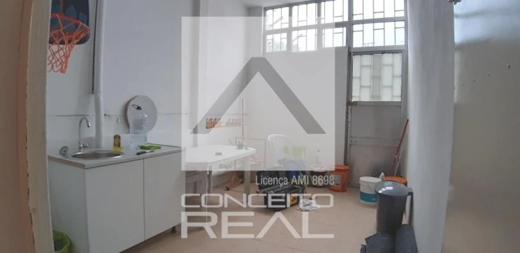 Loja para Arrendamento em Paranhos Foto 17