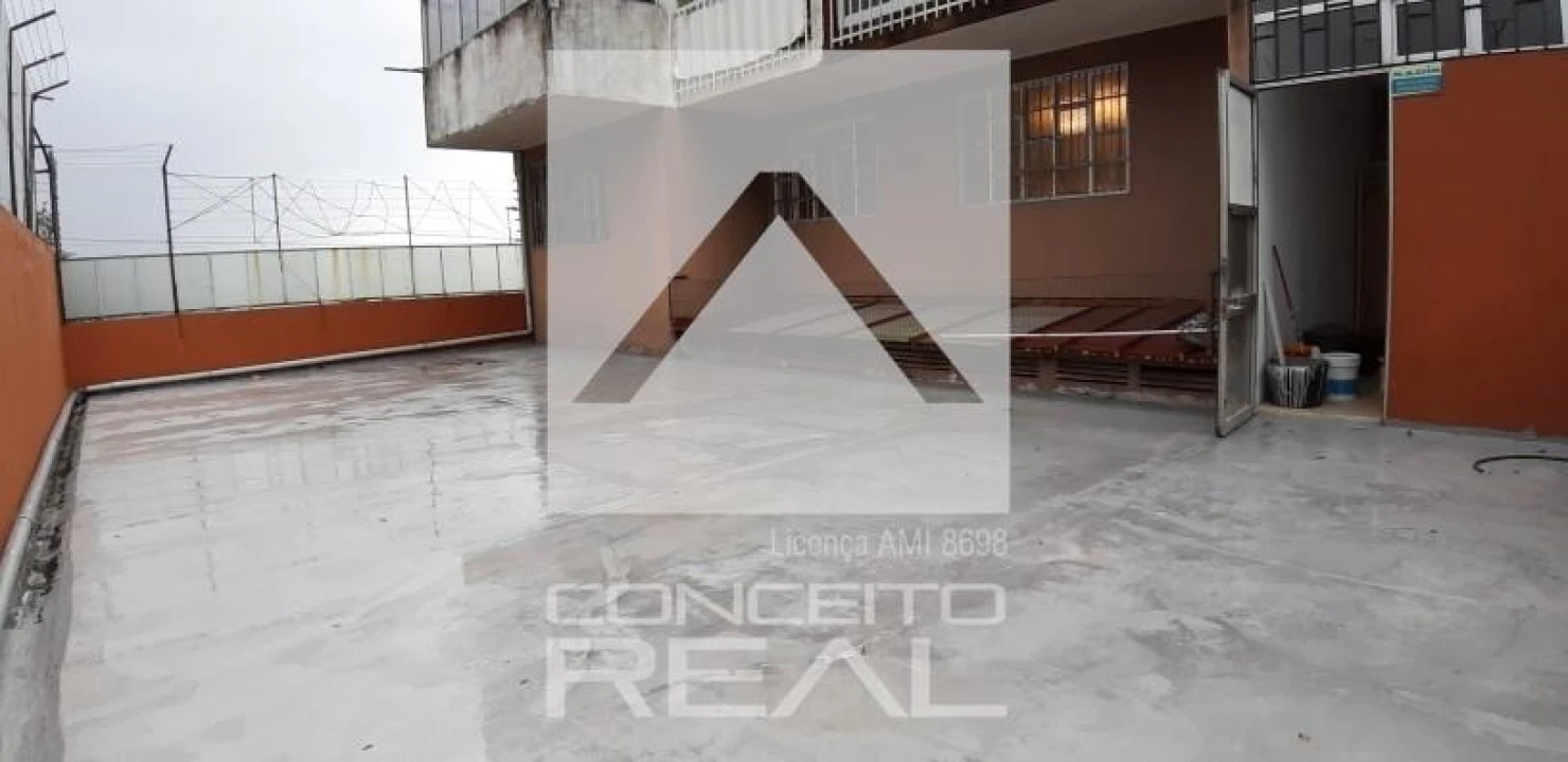 Loja para Arrendamento em Paranhos Foto 22