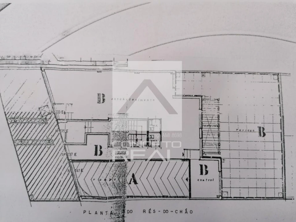 Loja para Arrendamento em Paranhos Foto 23
