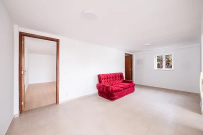 Moradia T4 para Venda em São Martinho do Bispo e Ribeira de Frades