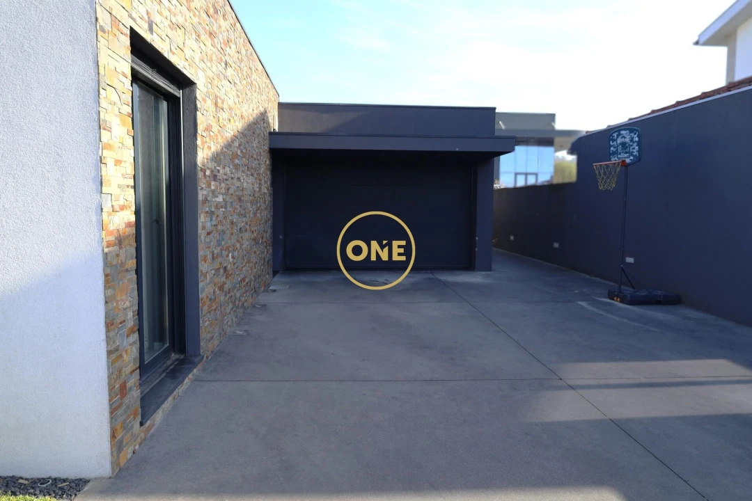 Moradia T3 para Venda em Louro Foto 4