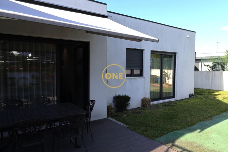 Moradia T3 para Venda em Louro Foto 21