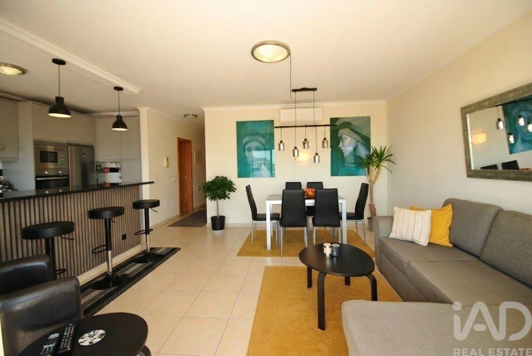 Apartamento T2 para Venda em Quarteira Foto 7