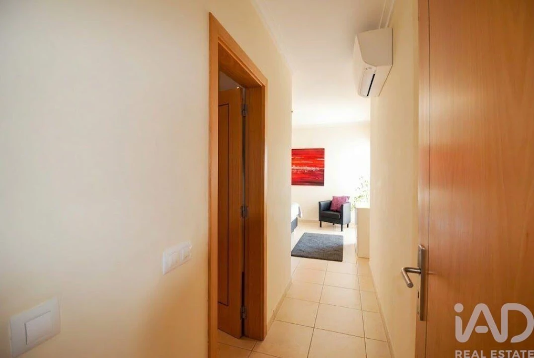 Apartamento T2 para Venda em Quarteira Foto 19