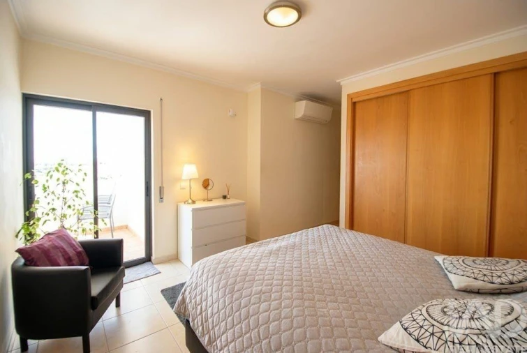 Apartamento T2 para Venda em Quarteira Foto 16