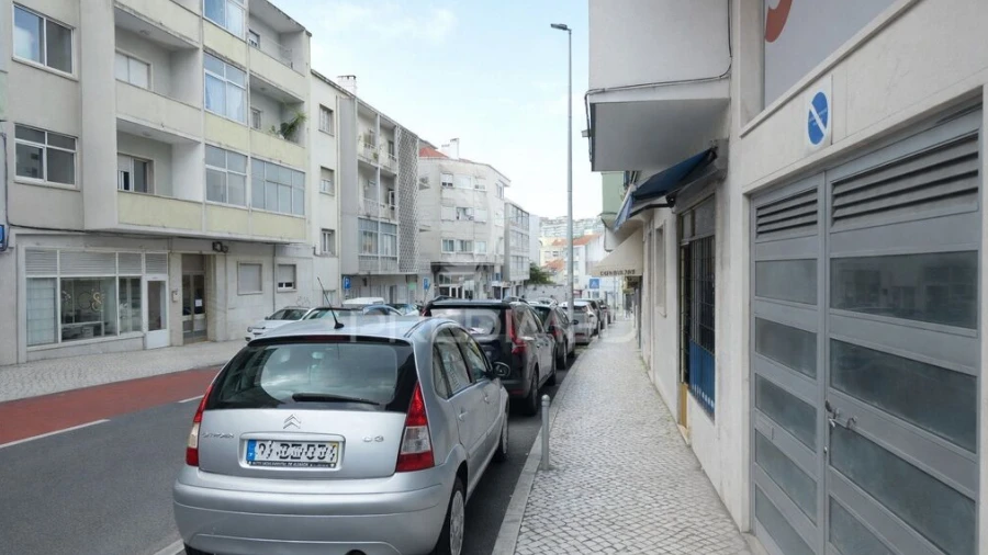 Garagem para Venda em Queluz e Belas