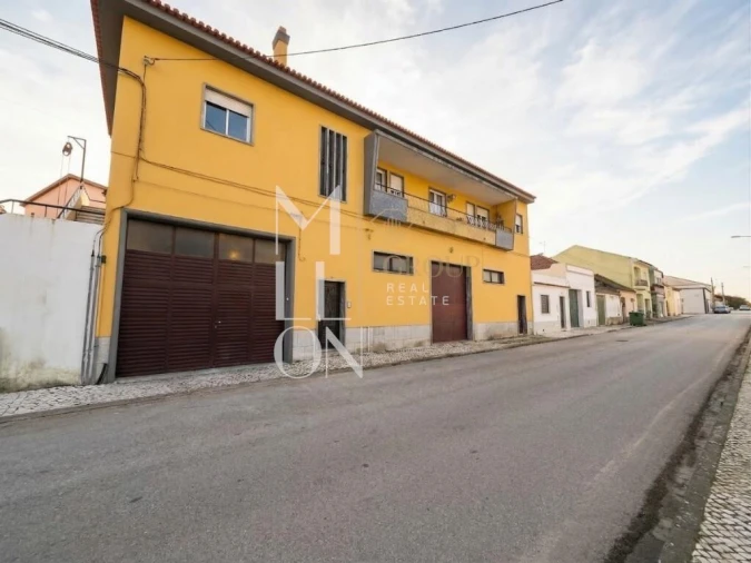 Armazém para Venda em Almeirim Foto 1