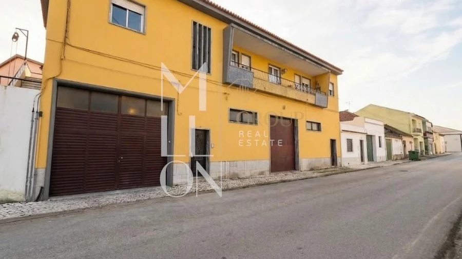 Armazém para Venda em Almeirim