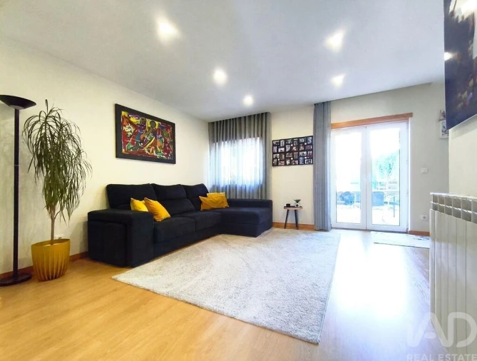 Apartamento T3 para Venda em Mazarefes e Vila Fria Foto 1