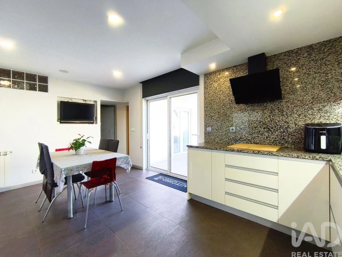 Apartamento T3 para Venda em Mazarefes e Vila Fria Foto 8