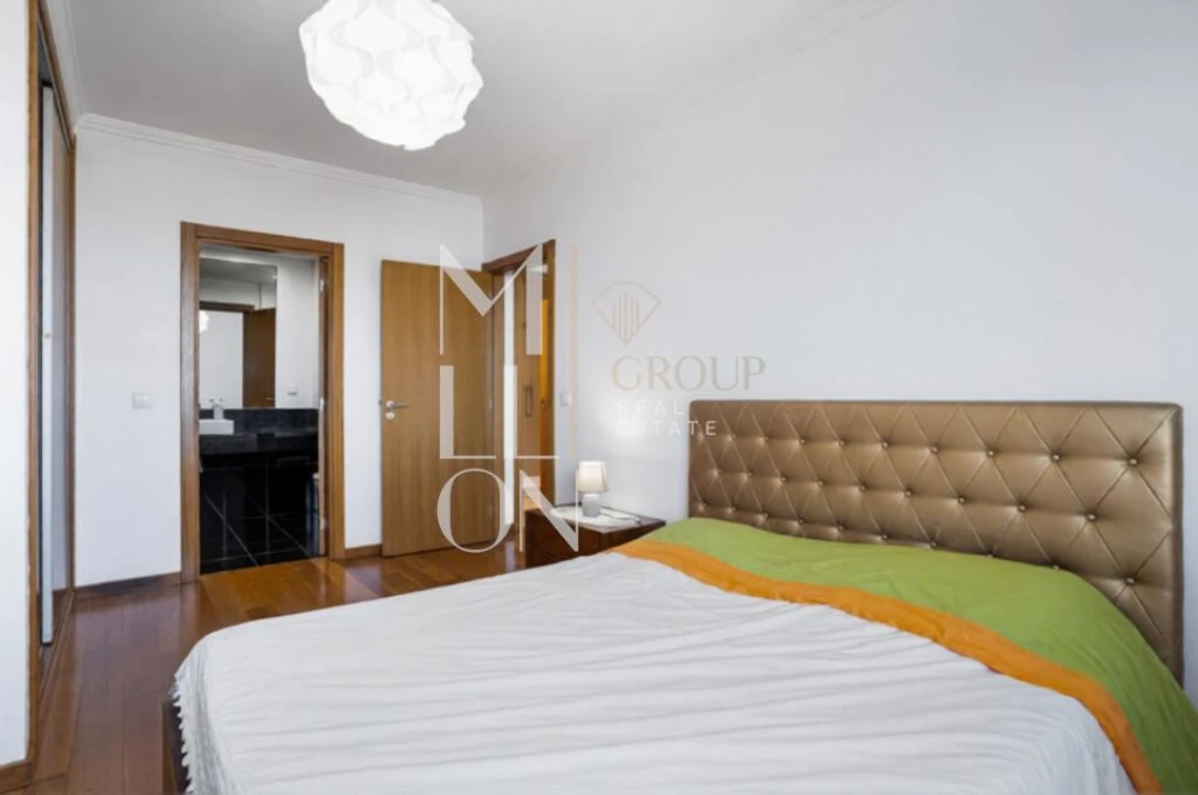 Apartamento T2 para Venda em Caniço Foto 9