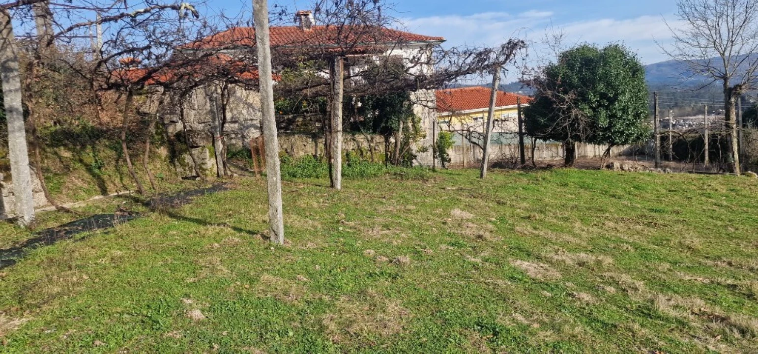Terreno para Venda em Mosteiro Foto 3