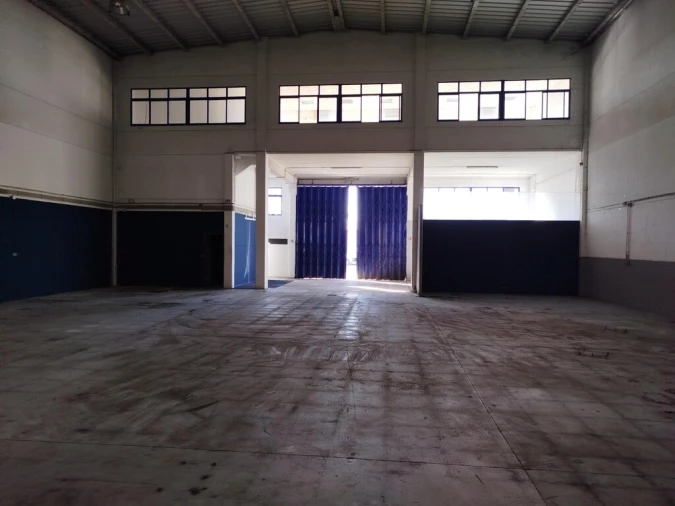 Armazém para Venda em Alverca do Ribatejo e Sobralinho Foto 3