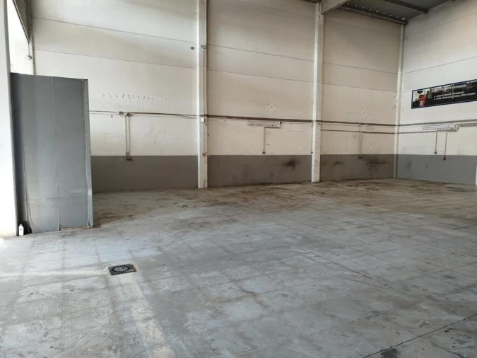 Armazém para Venda em Alverca do Ribatejo e Sobralinho Foto 2