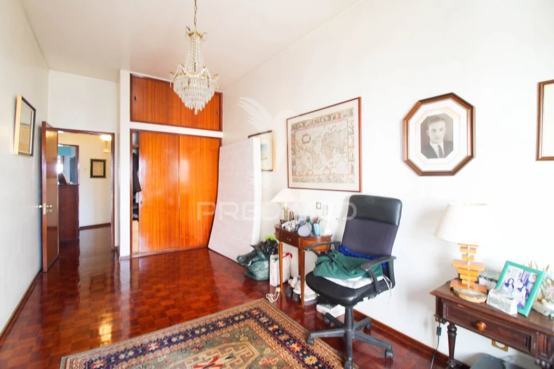 Apartamento T4 para Venda em Faro (Sé e São Pedro) Foto 13