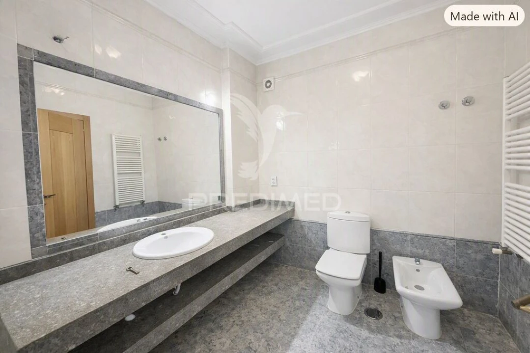 Apartamento T2 para Venda em Vila Franca de Xira Foto 6