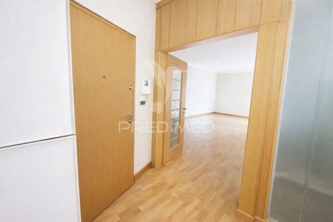 Apartamento T2 para Venda em Vila Franca de Xira Foto 4