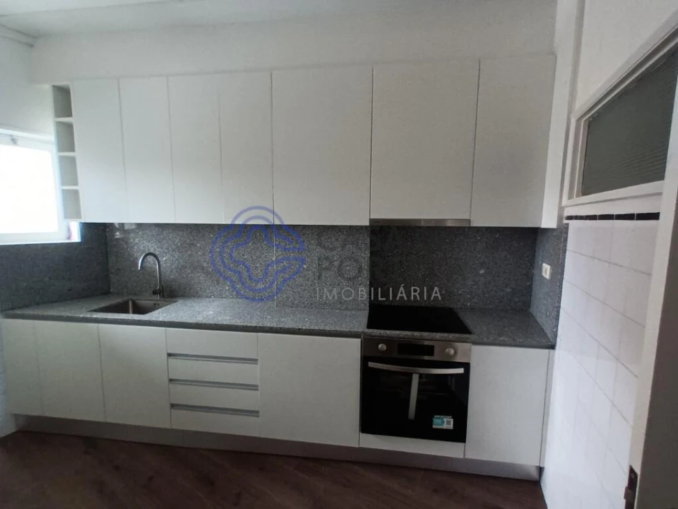 Apartamento T3 para Arrendamento em Paranhos Foto 14