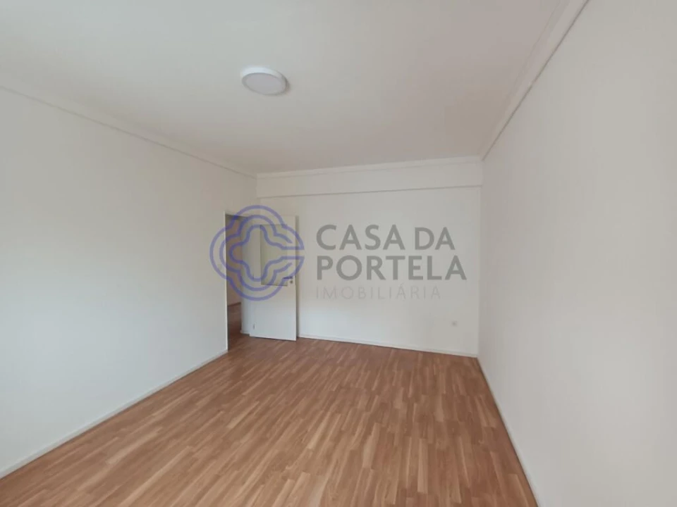Apartamento T3 para Arrendamento em Paranhos Foto 19
