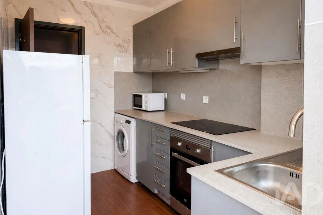 Apartamento T1 para Venda em Guia Foto 7