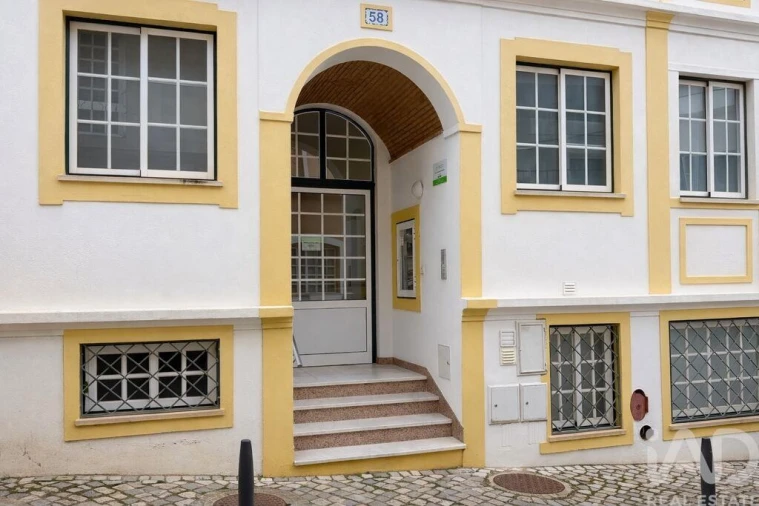 Apartamento T1 para Venda em Guia Foto 21