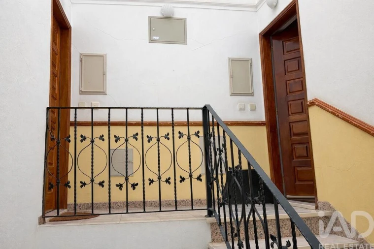 Apartamento T1 para Venda em Guia Foto 3