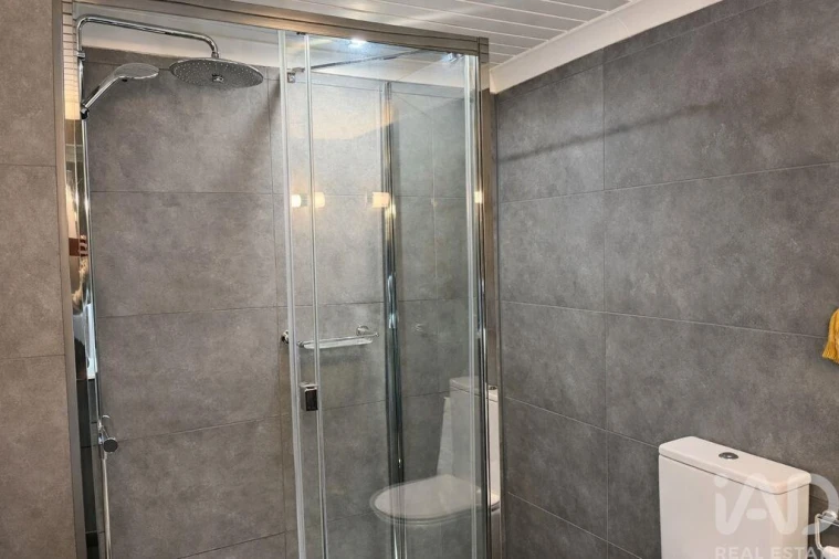 Apartamento T1 para Venda em Guia Foto 15