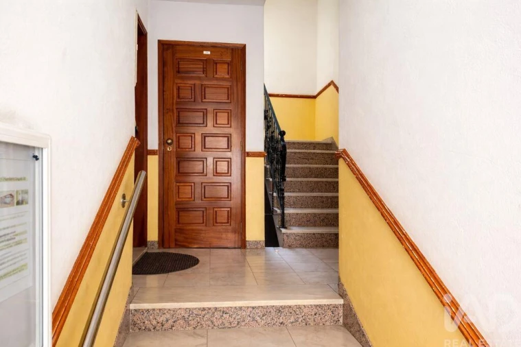 Apartamento T1 para Venda em Guia Foto 2