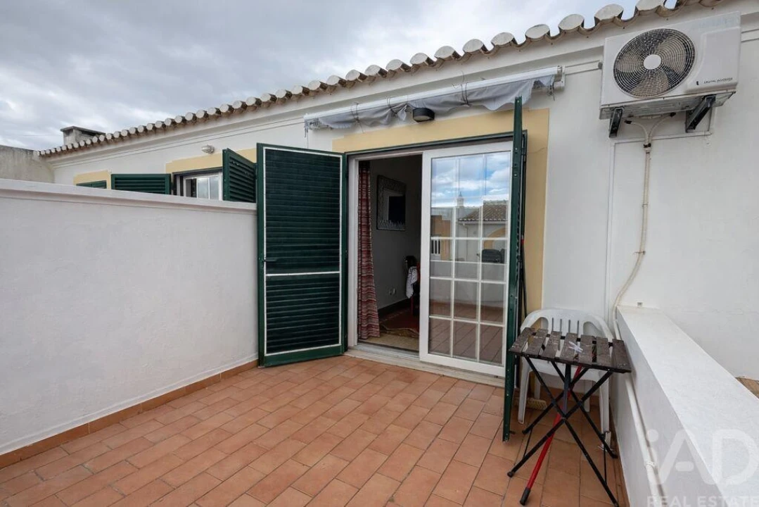 Apartamento T1 para Venda em Guia Foto 20