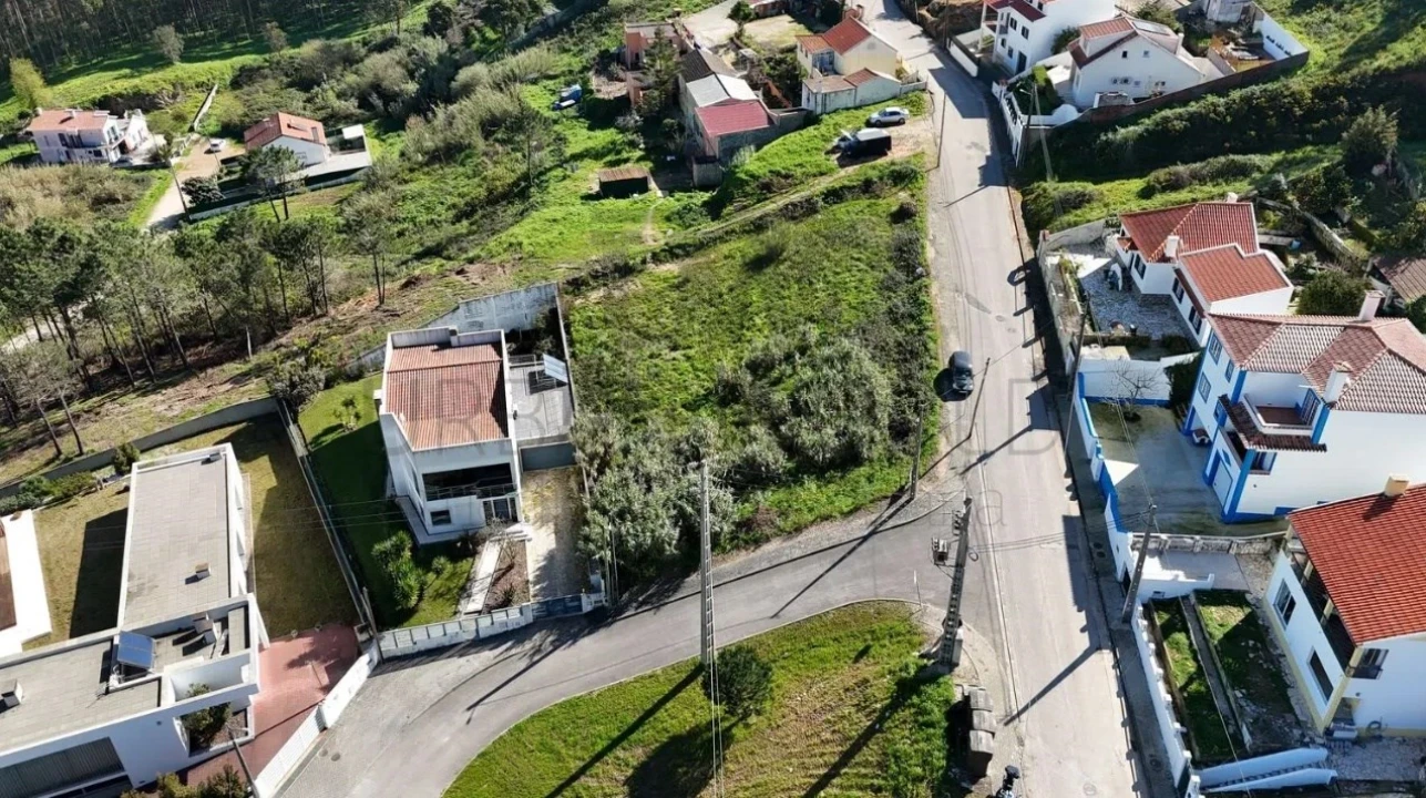 Terreno para Venda em Venda do Pinheiro e Santo Estêvão das Galés Foto 1