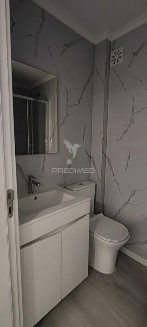 Apartamento T2 para Venda em Benfica