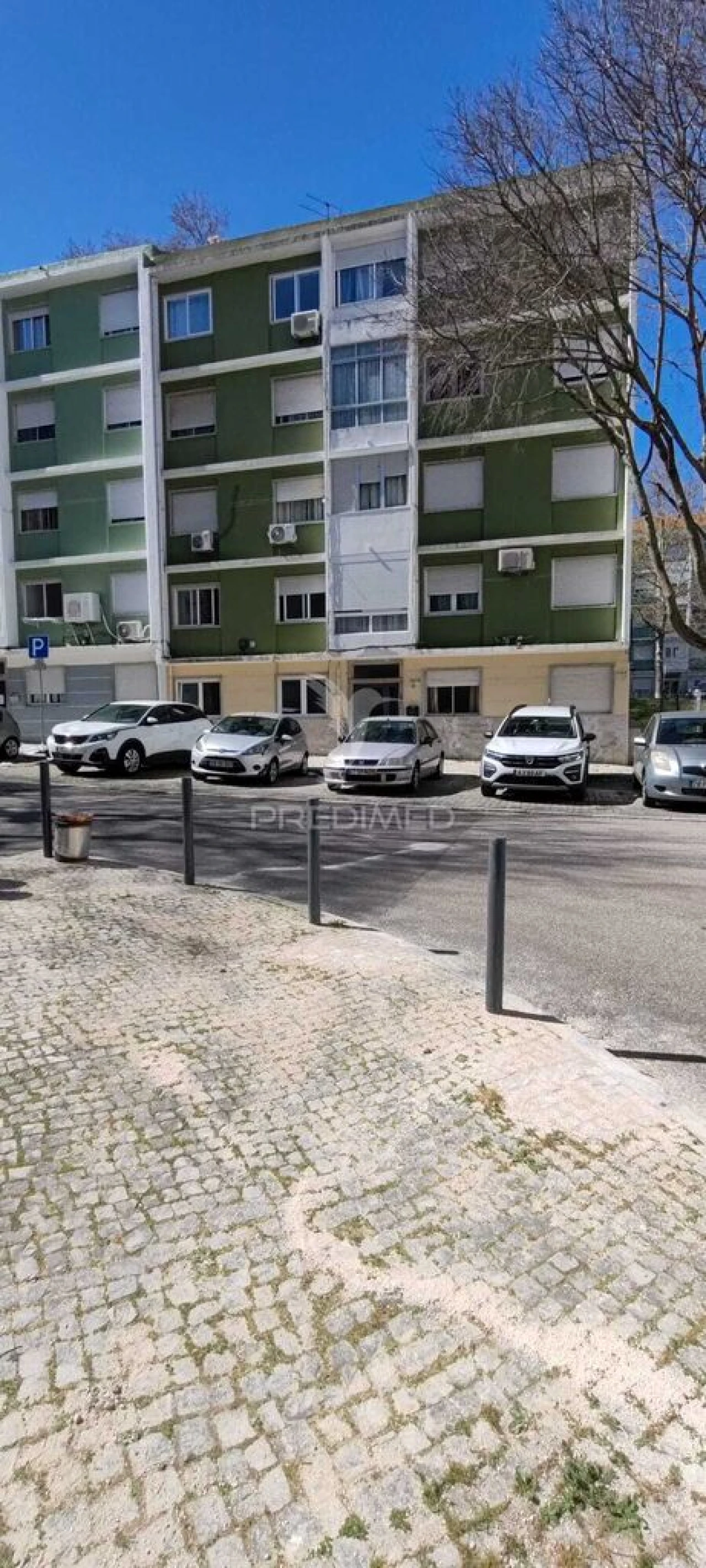 Apartamento T2 para Venda em Benfica Foto 1