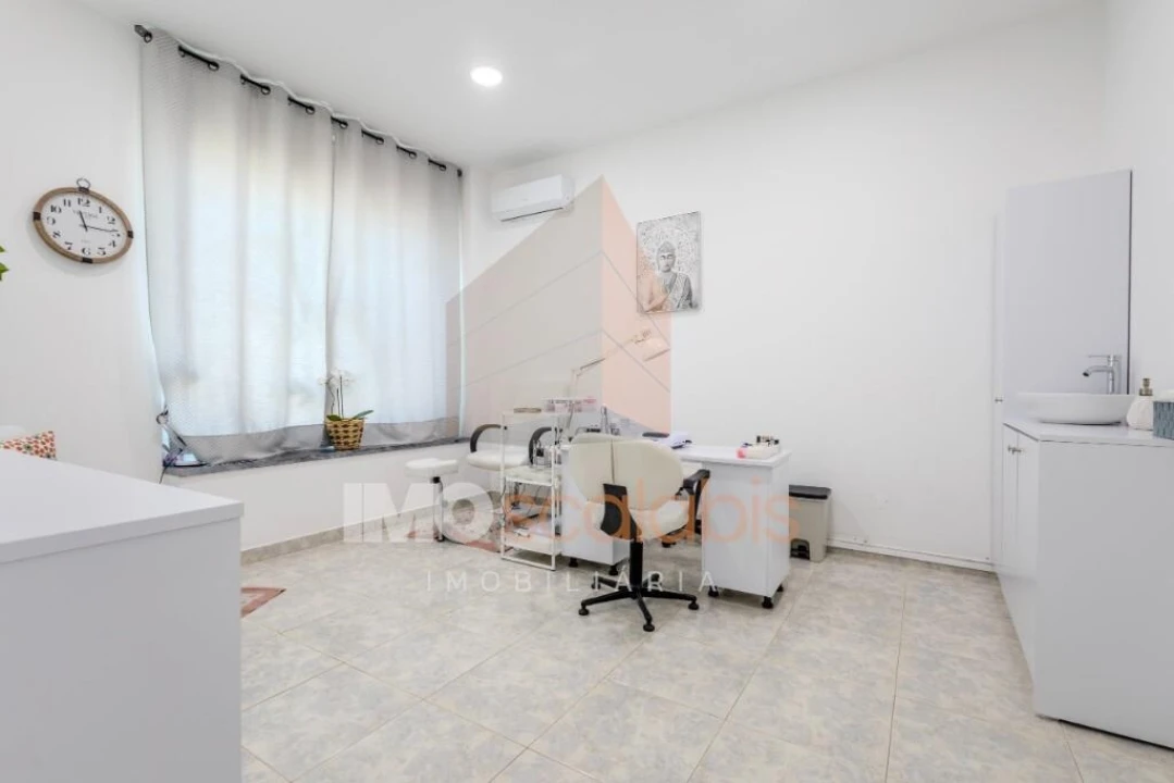 Loja para Venda em Romeira e Várzea Foto 1