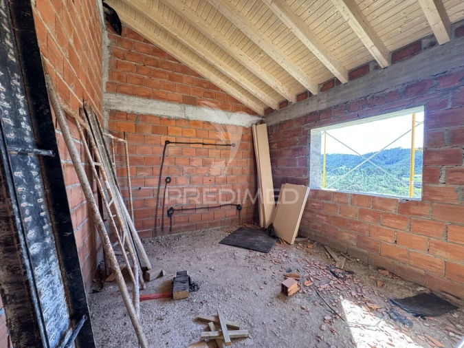 Moradia T3 para Venda em Olalhas Foto 7