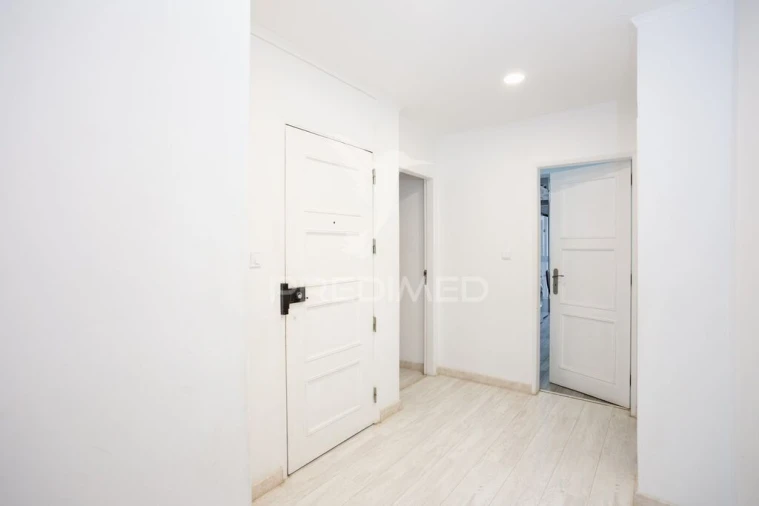 Apartamento T3 para Venda em Laranjeiro e Feijó Foto 7