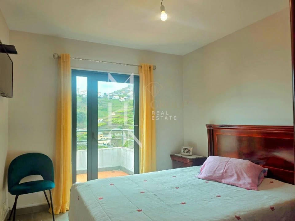 Moradia T5 para Venda em Estreito de Camara de Lobos Foto 20