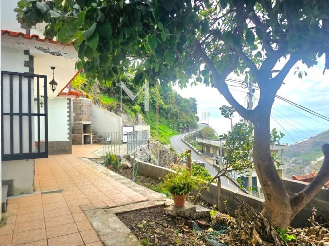 Moradia T5 para Venda em Estreito de Camara de Lobos Foto 40