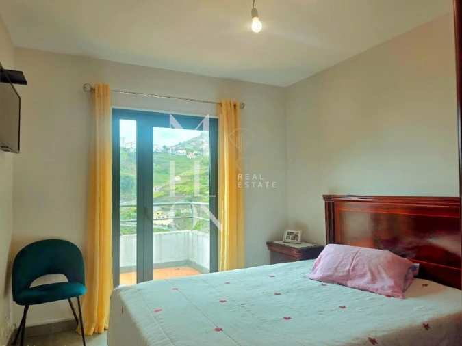 Moradia T5 para Venda em Estreito de Camara de Lobos Foto 20