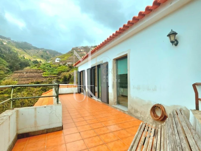 Moradia T5 para Venda em Estreito de Camara de Lobos Foto 22