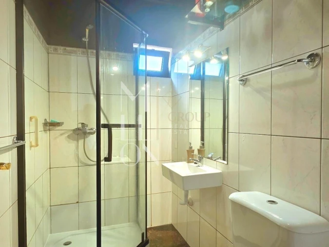 Moradia T5 para Venda em Estreito de Camara de Lobos Foto 32