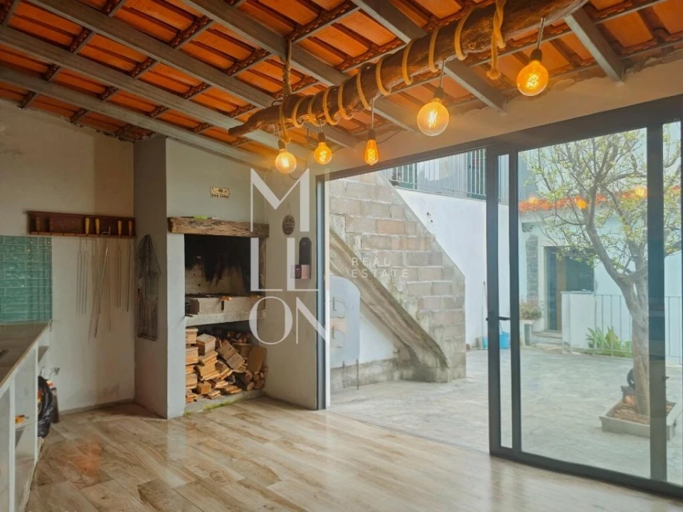 Moradia T5 para Venda em Estreito de Camara de Lobos Foto 35