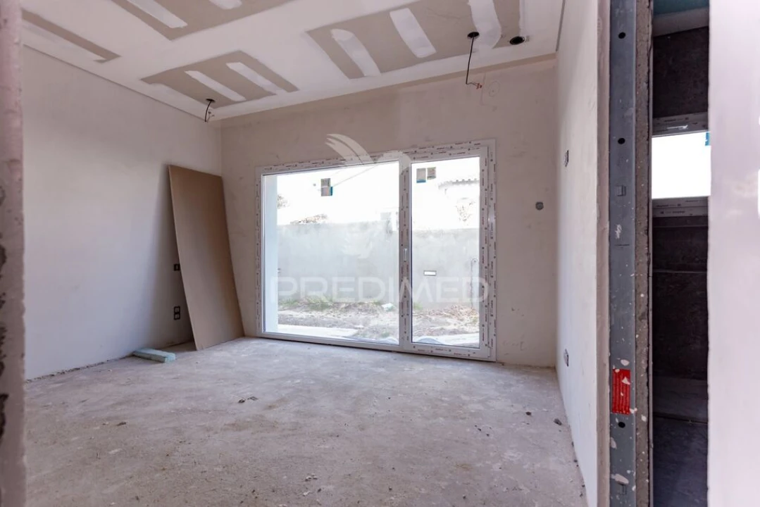 Moradia T3 para Venda em Corroios Foto 12