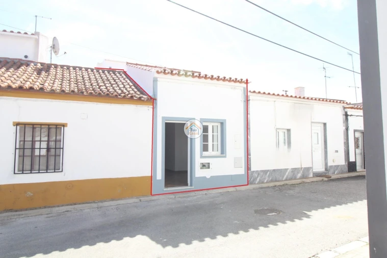 Moradia T2 para Venda em Reguengos de Monsaraz Foto 1