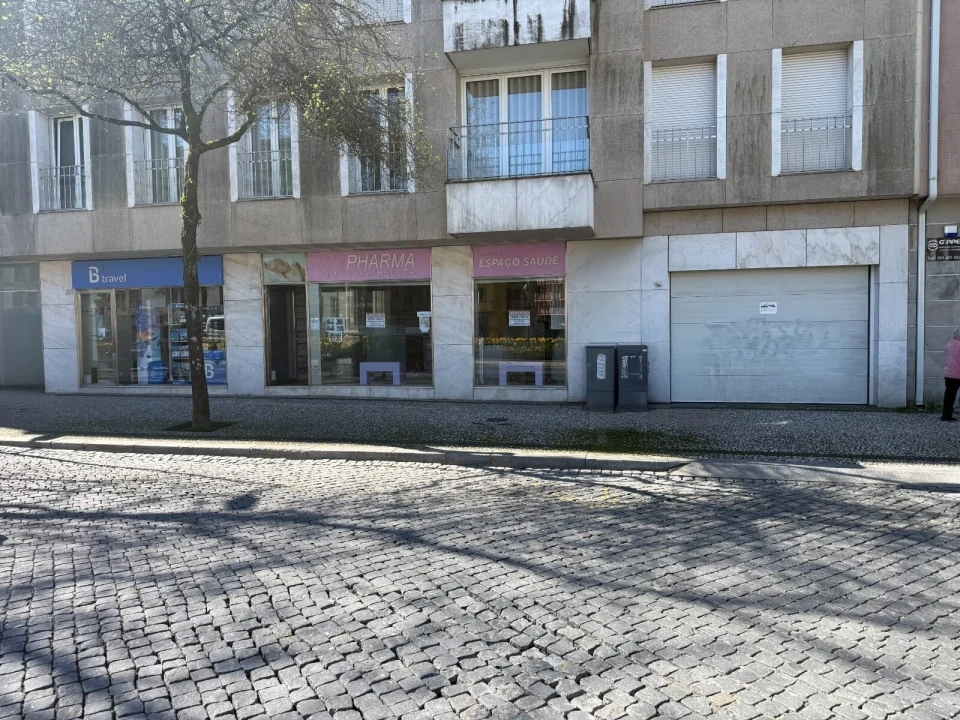 Loja para Arrendamento em Oliveira, São Paio e São Sebastião Foto 11