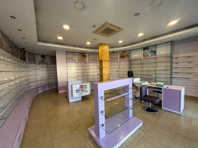 Loja para Arrendamento em Oliveira, São Paio e São Sebastião