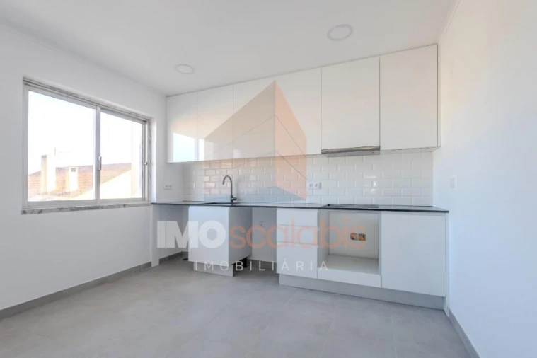 Apartamento T3 para Venda em Romeira e Várzea Foto 12