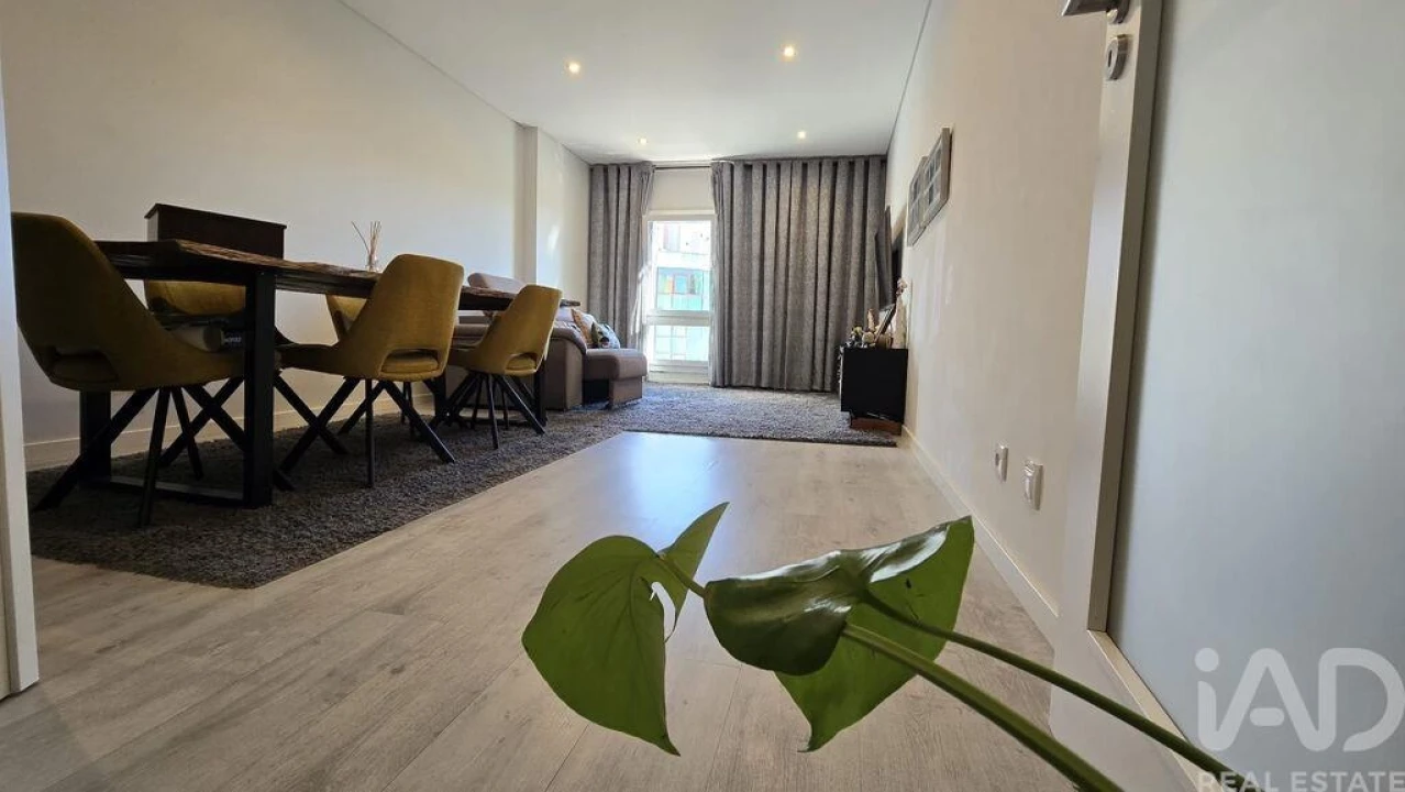 Apartamento T2 para Venda em Vialonga Foto 3