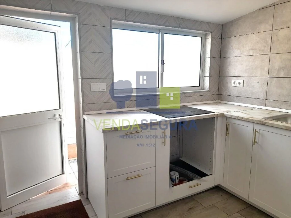 Moradia T2 para Venda em Selmes Foto 20